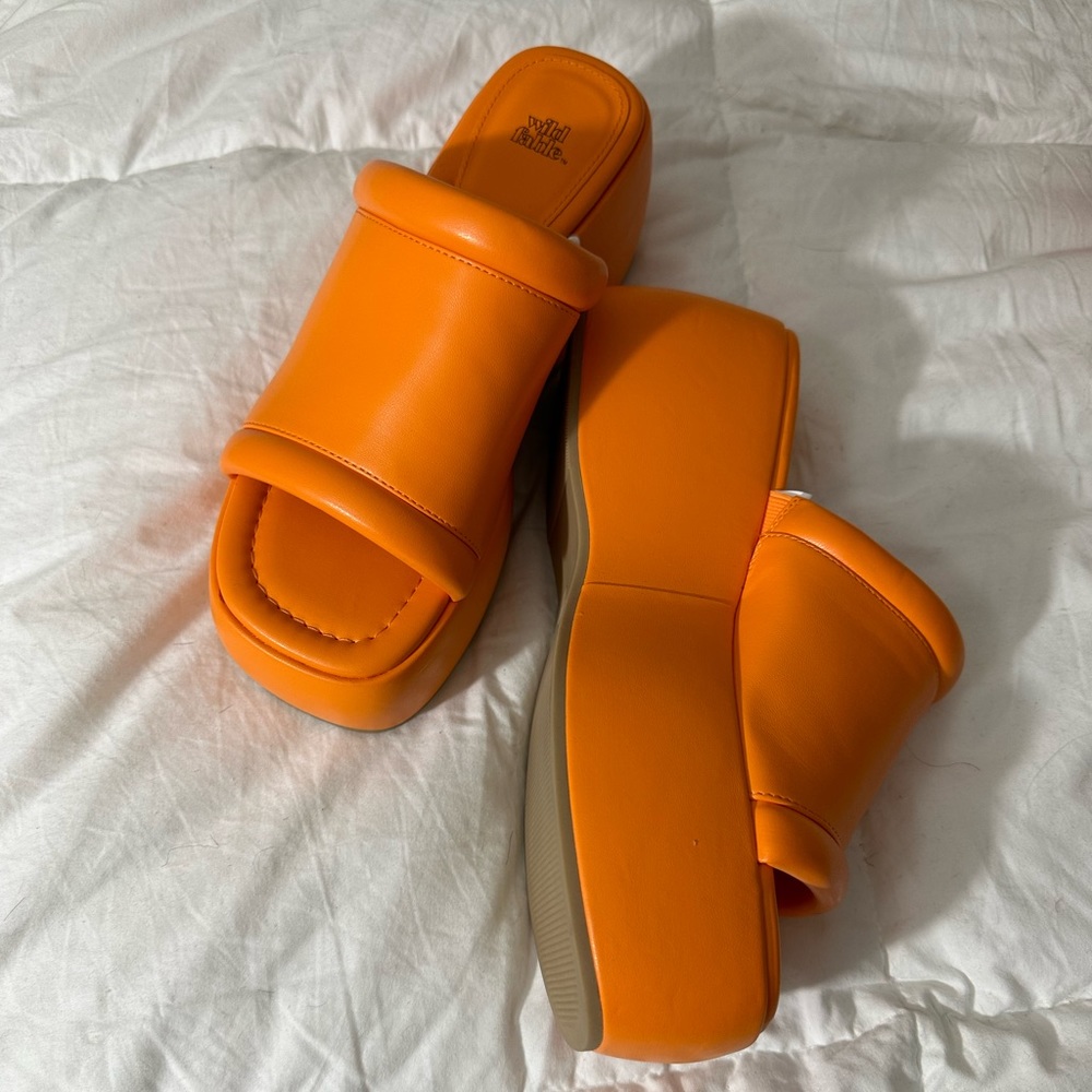 Chunky orange sandal
